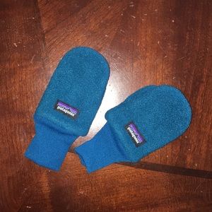 NWOT Patagonia Baby Mittens